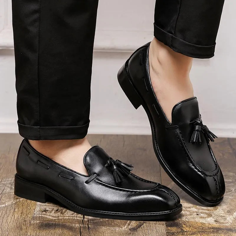 Men's black PU leather tassel shoes with tall crown upper for formal wear