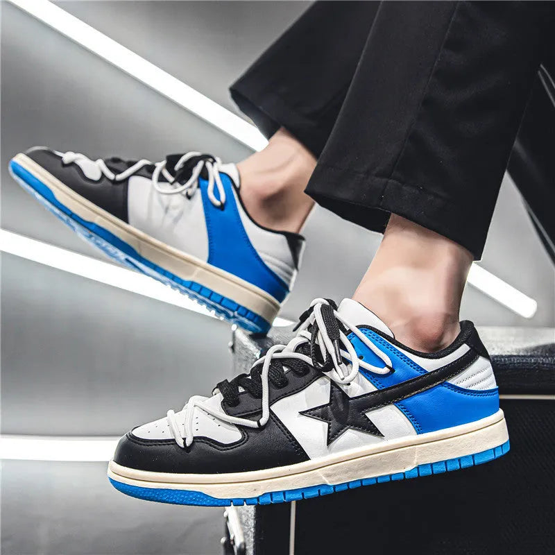 Men's low-top colorblock sneakers in white blue with rubber sole and lace-up design