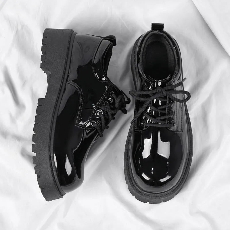 Men's D03 Black leather-look formal shoes with round head toe, front lace-up design, rubber sole, and low tube socks.