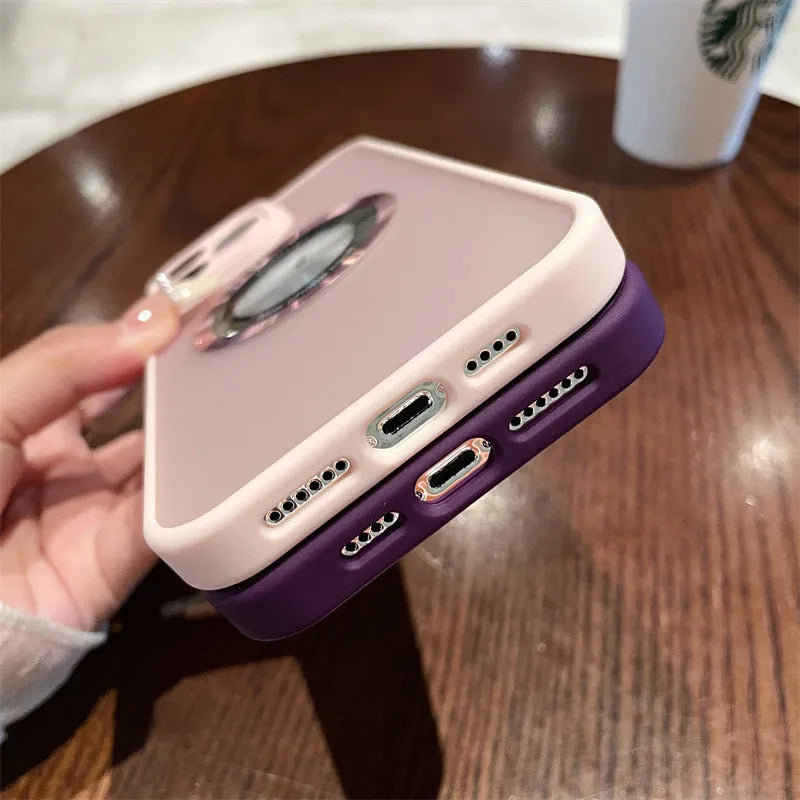 Transparent iPhone 15 phone case with magnetic skin feature and anti-fingerprint finish