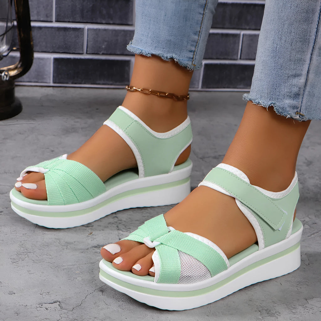 Summer mesh cross-strap sandals for women with Velcro fastening, thick rubber sole, cloth upper, round toe, in light green colour