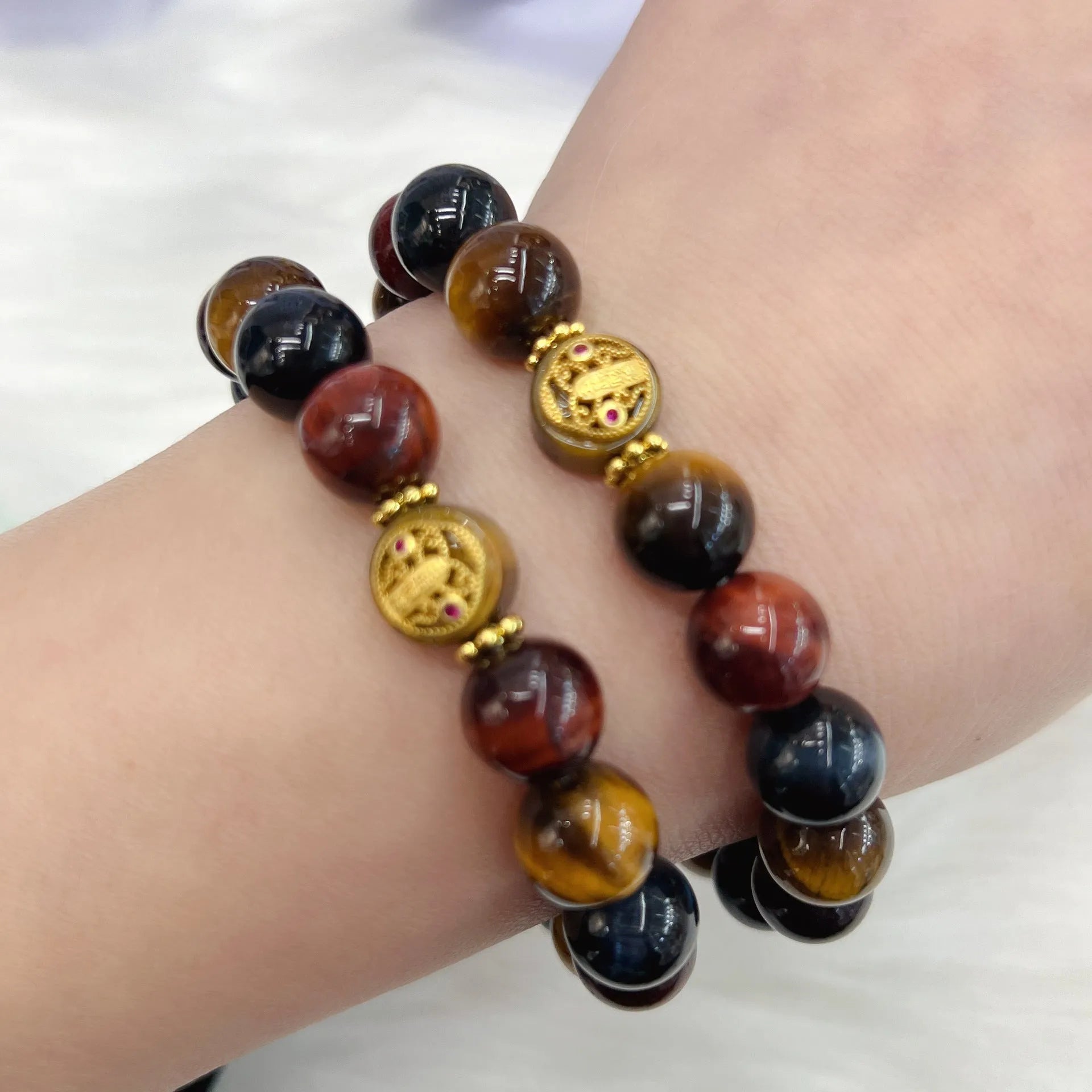Tiger eye natural stone bracelet with loose round beads on 18cm chain
