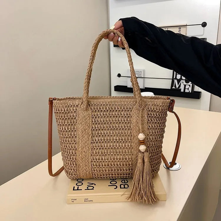 Women's portable straw crossbody bag in milky white colour with diagonal woven pattern