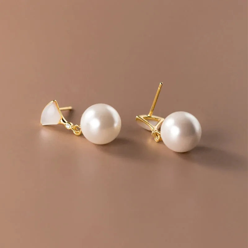 Gold fan-shaped 925 silver earrings for women, geometric design