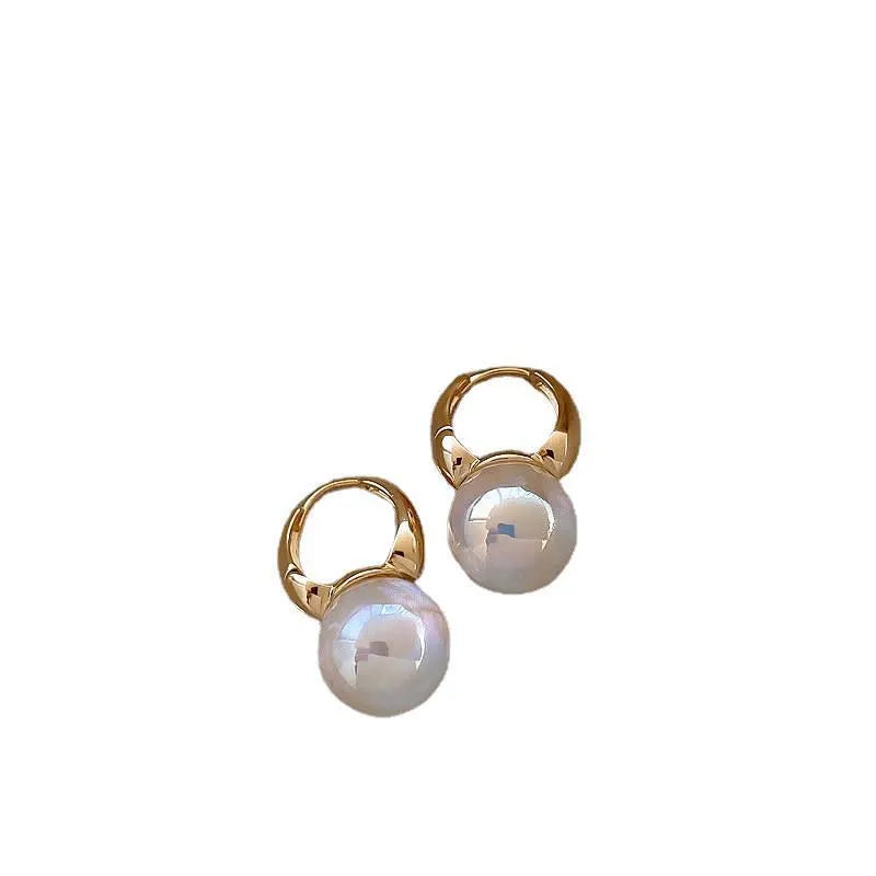 Mermaid pearl earrings for women with 14K gold finish and white pearl element