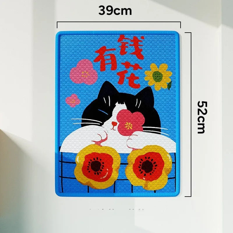 Wall-mounted cat toy scratch board in sisal with fortune cat design, 39 by 52 cm