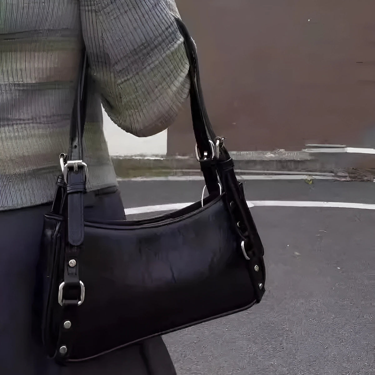 Hot Girl Locomotive style black PU all-matching shoulder bag with three-dimensional pocket, horizontal square shape