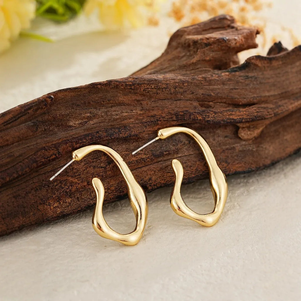 Irregular shaped minimalist gold earrings for women, lightweight hypoallergenic fashion earrings