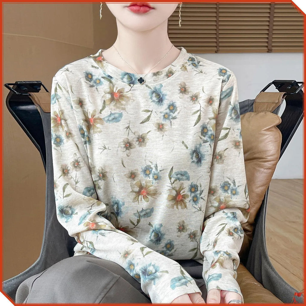 Round neck Tencel cotton pullover with printed floral design in moderate thickness knitted fabric
