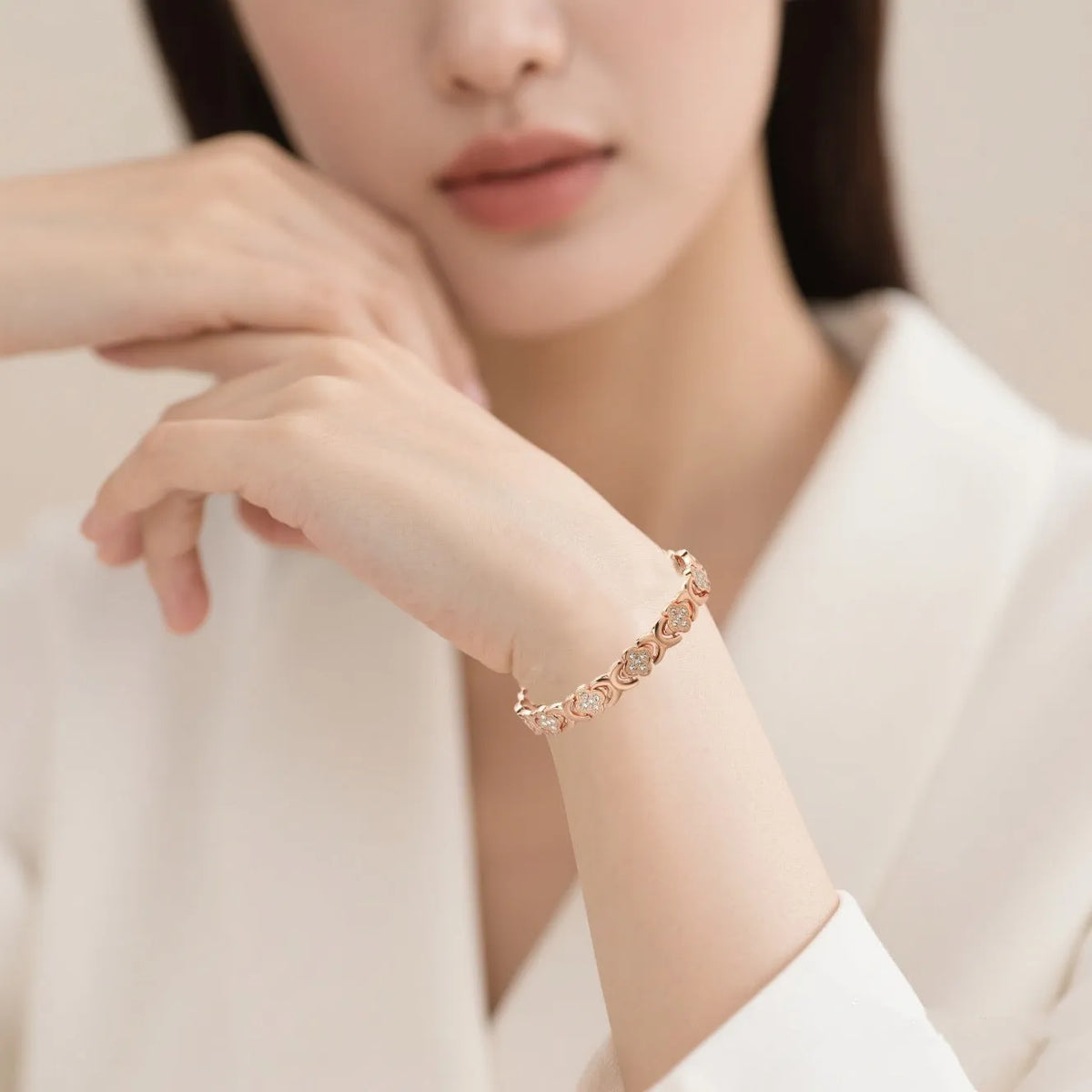 Clover magnet bracelet, zinc alloy flower shape with single row diamond-set stones and magnetic clasp, unisex, Style 4 or Style 5