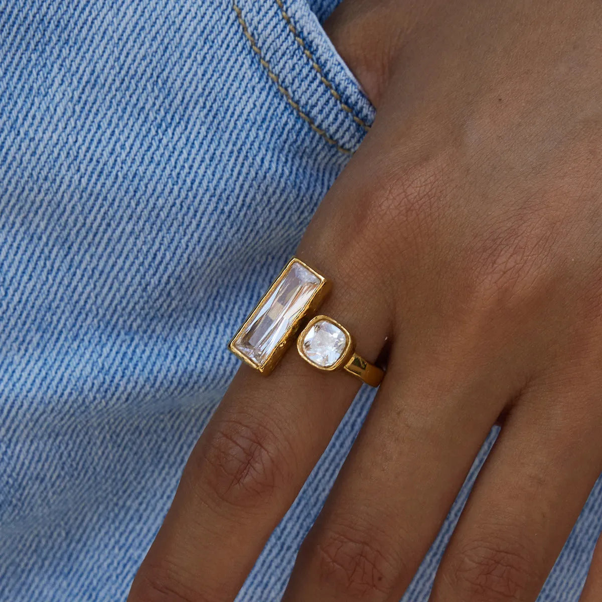 High-grade rhinestone titanium steel no fading ring for women, geometric quadrilateral shape, electroplated finish