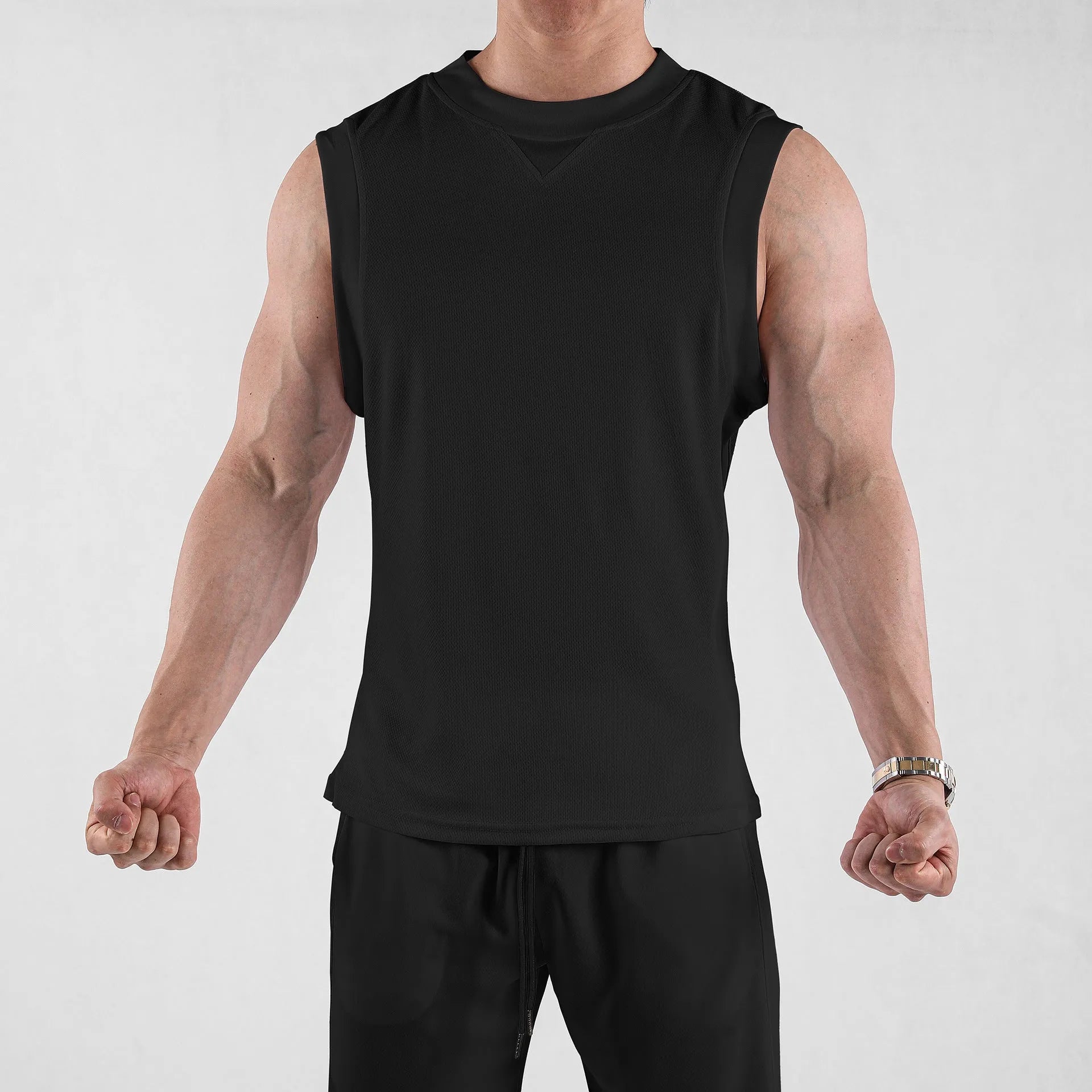 Men's loose fit casual vest in black with quick-dry chemical fibre blend fabric for summer fitness wear