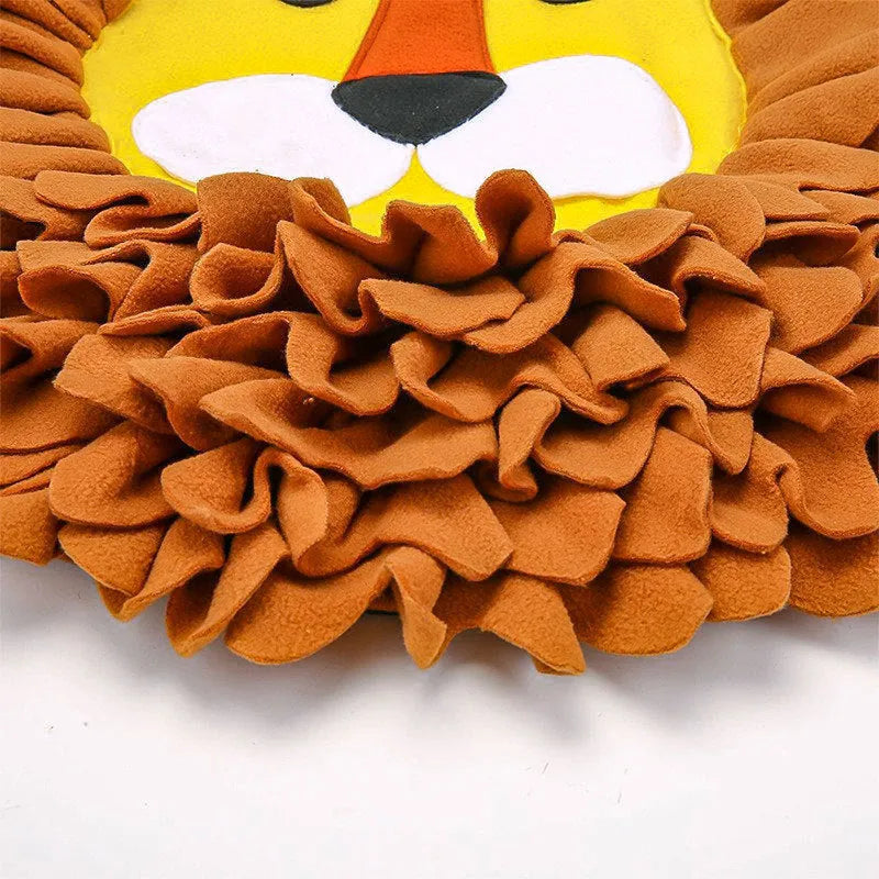 Brown lion-shaped pet sniffing pad with textured Yizhiwen fabric surface measuring 33x25cm