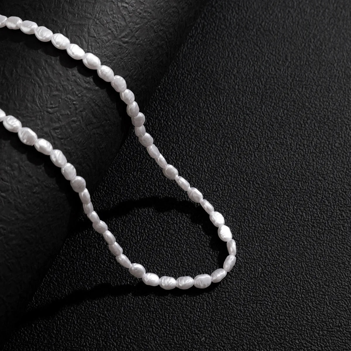 Men's white U-shaped pearl necklace adjustable from 41cm to 50cm length