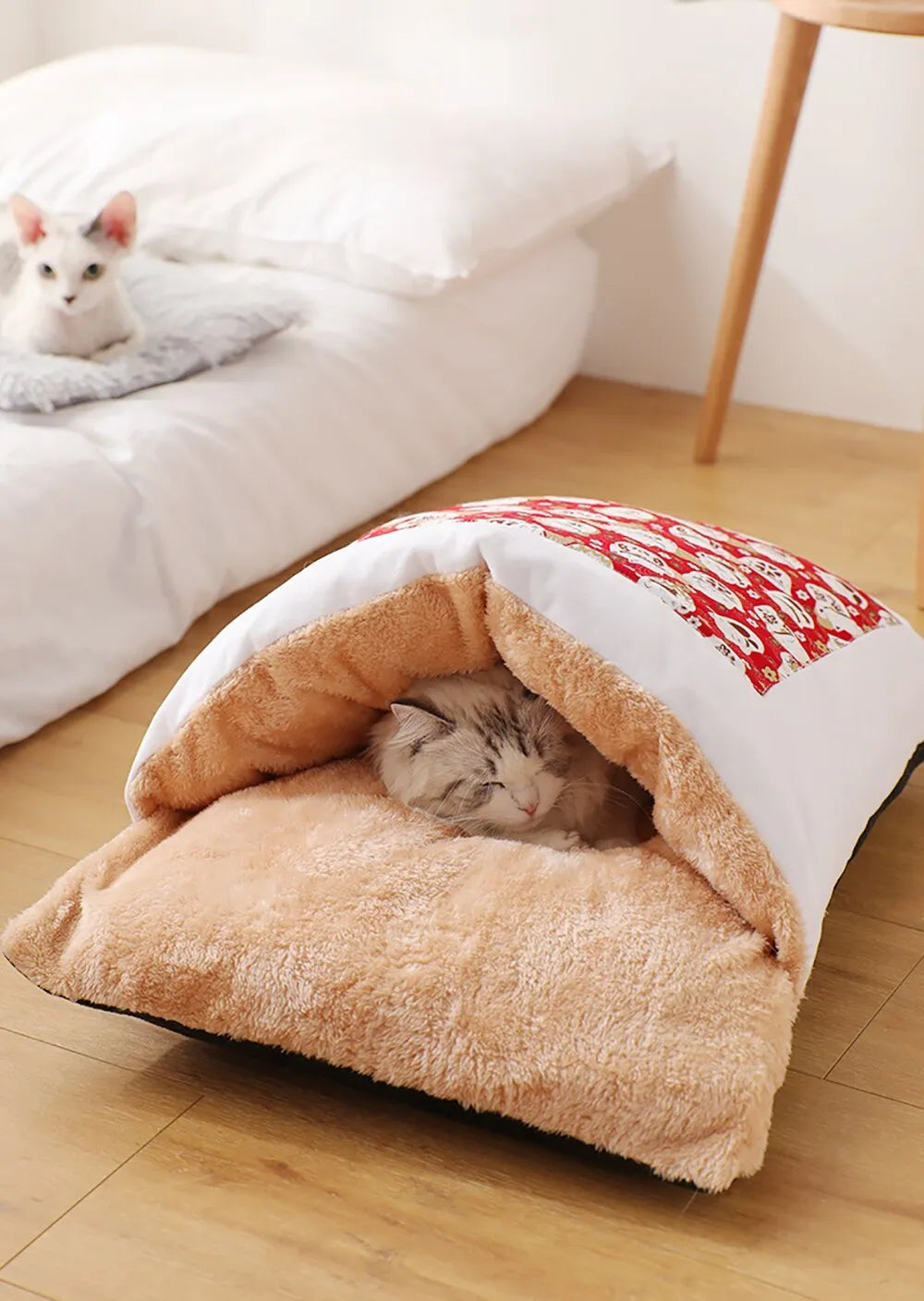 Kimpets closed removable cat litter box bed in red with soft PP cotton and lamb cashmere interior, size L