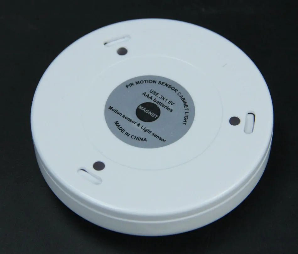 6 LED motion sensor cabinet light with strong magnetism and 3M adhesive pad, battery powered nightlight