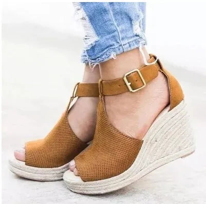 Straw wedge sandals with super high heel, buckle closure, waterproof platform, in leopard print