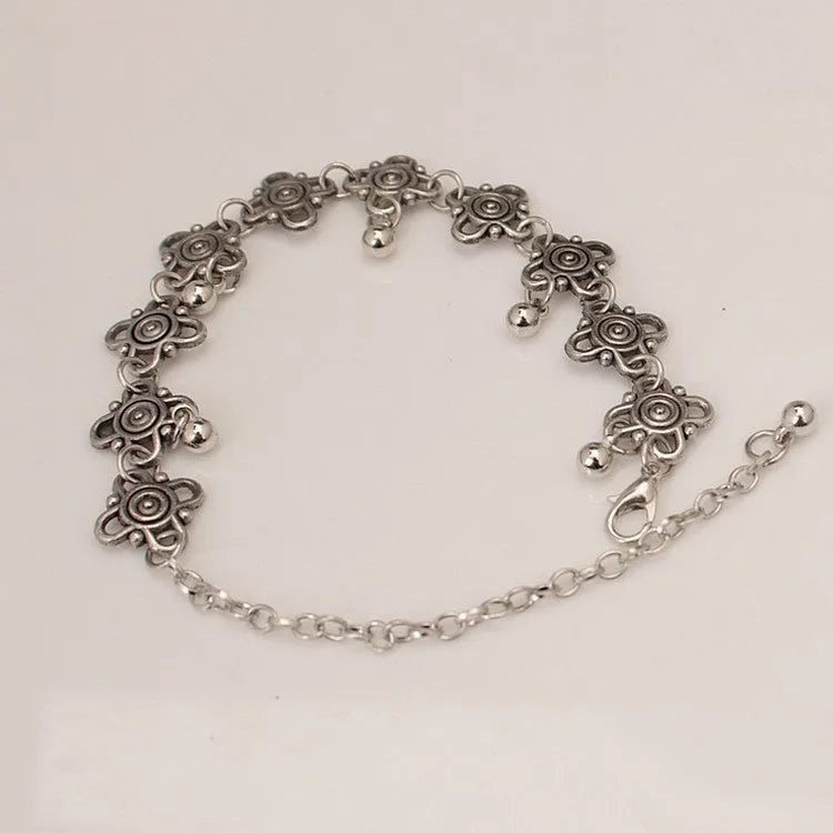 Silver-tone starfish anklet made from electroplated alloy, 17cm length with 10cm tail chain.