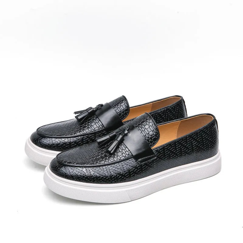 Men's black and brown fringed leather casual shoes with low heel and artificial PU upper in sizes 38 to 46
