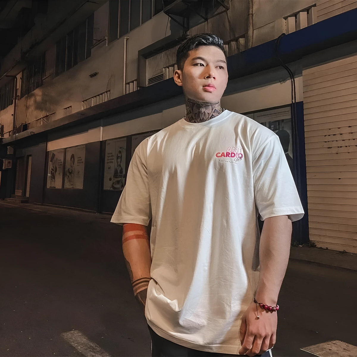 Men's loose cotton half-sleeve T-shirt with round collar, athletic casual fit, black or white, sizes L to 3XL