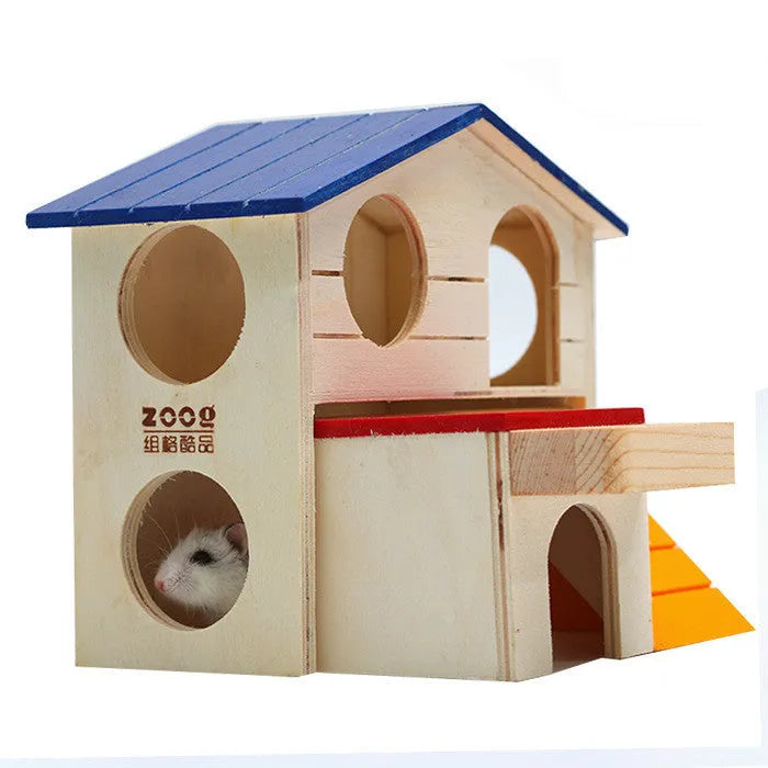 Blue-roof wooden hamster chalet measuring 17x17x15 cm for small pet enclosure and chewing.