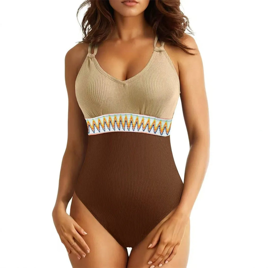 Solid colour one-piece nylon rib fabric swimsuit with panel stitching for women