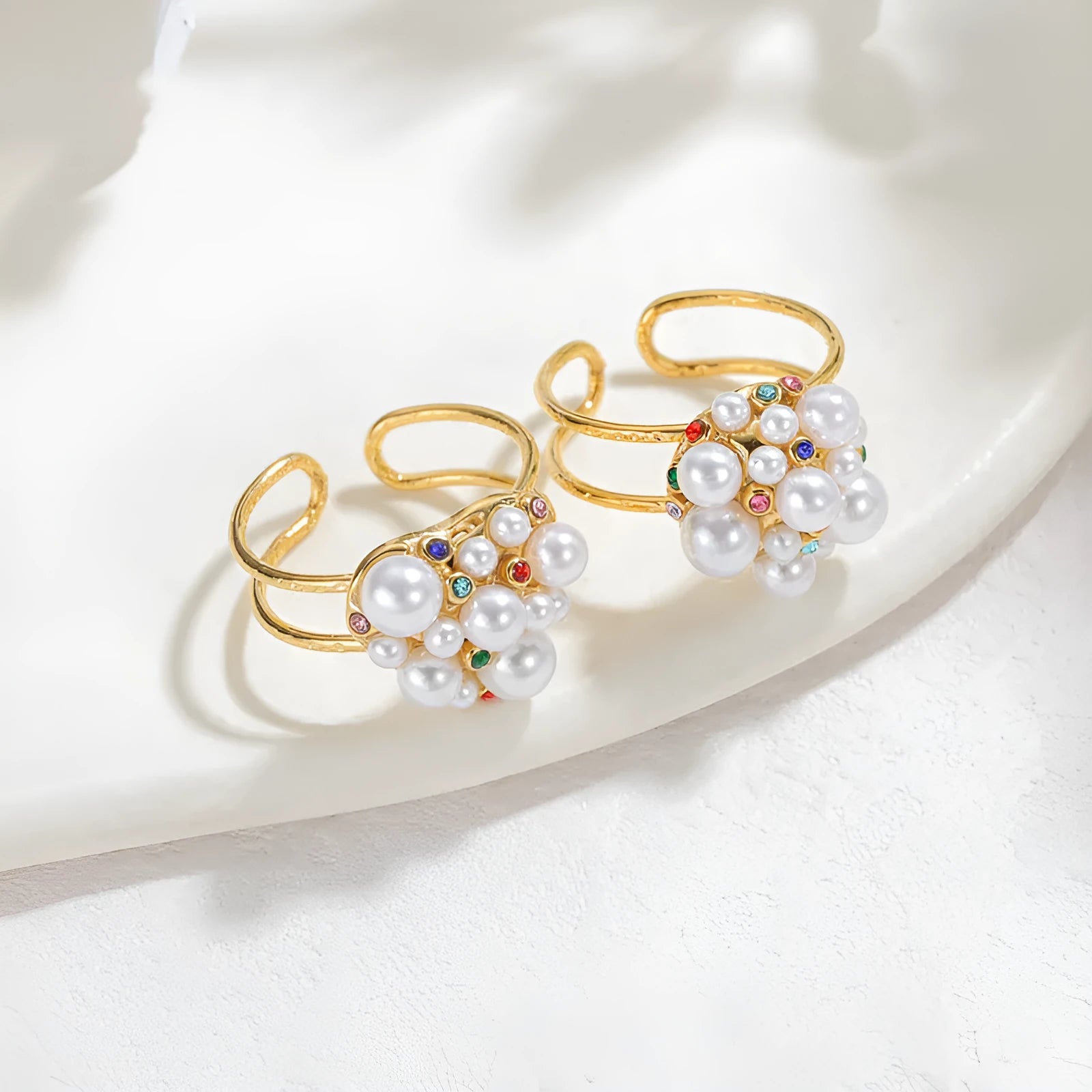Women's adjustable open mouth ring with pearl and zircon decorative elements on stainless steel