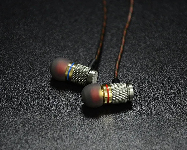 EDR1 metal subwoofer in-ear headphones with black silicone cable and 3.5mm plug