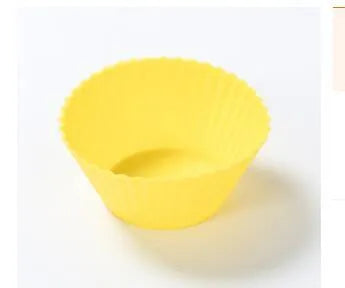 12 reusable silicone cupcake liners in 6 colours, with two nonstick baking cups of each colour.