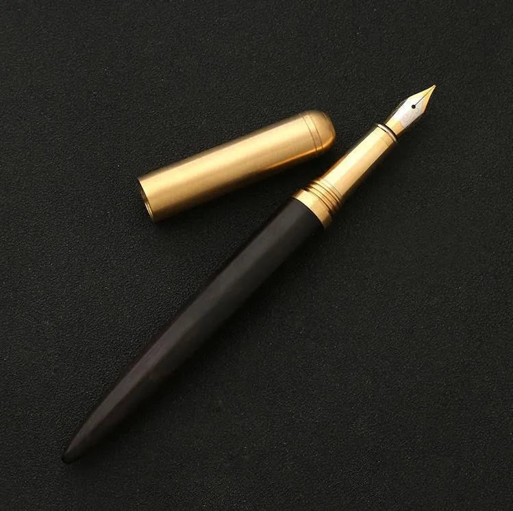 Business fountain pen with stainless steel 0.7mm nib and rotary ink absorption in wood finish