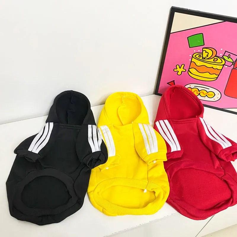 Cartoon-style polyester dog jumper in red, black or yellow, sizes XS to 4XL for autumn and winter