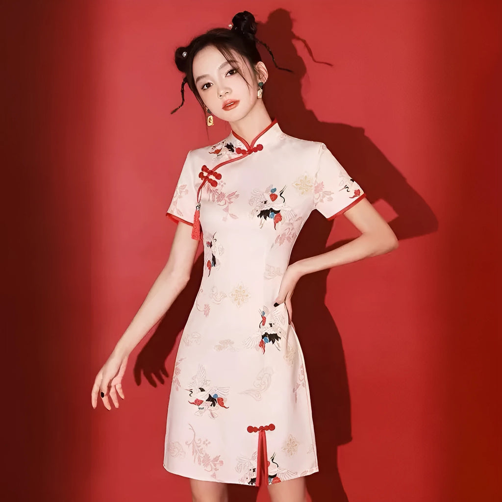 Short cheongsam dress for bridesmaids with crane print and quarter sleeves in polyester, available in sizes S to XXL