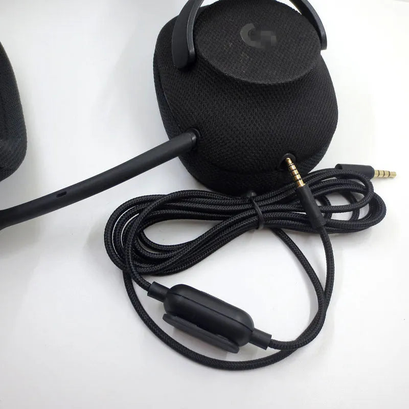 Black universal gaming headset audio cable with oxygen-free copper construction for digital products