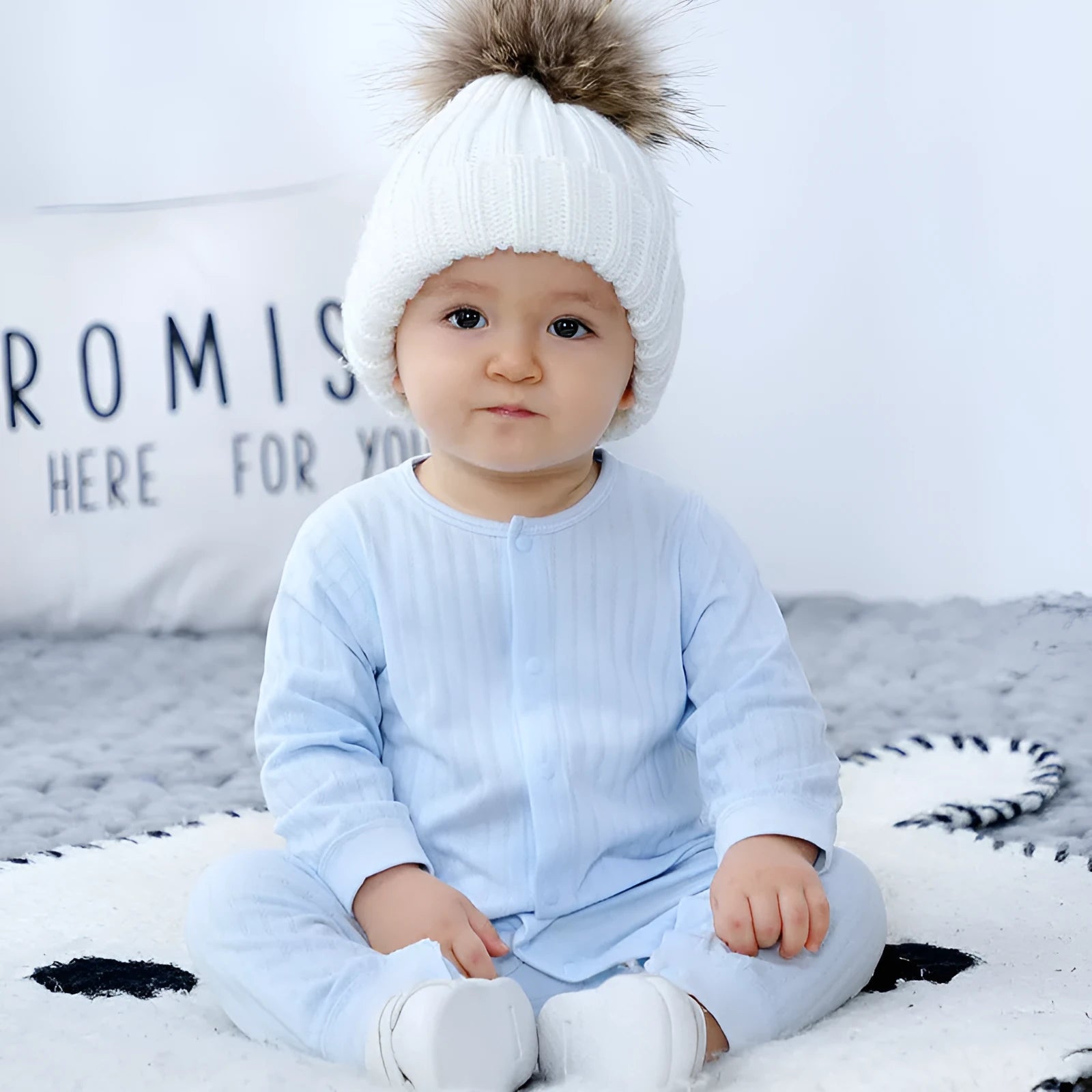 100% cotton baby onesie in pink, long sleeves, single-breasted closure, size 66cm suitable for 8-12 kg