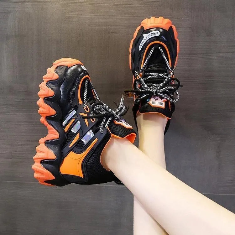 Women's platform casual sports shoes in grey with cross straps and waterproof platform, inner height design