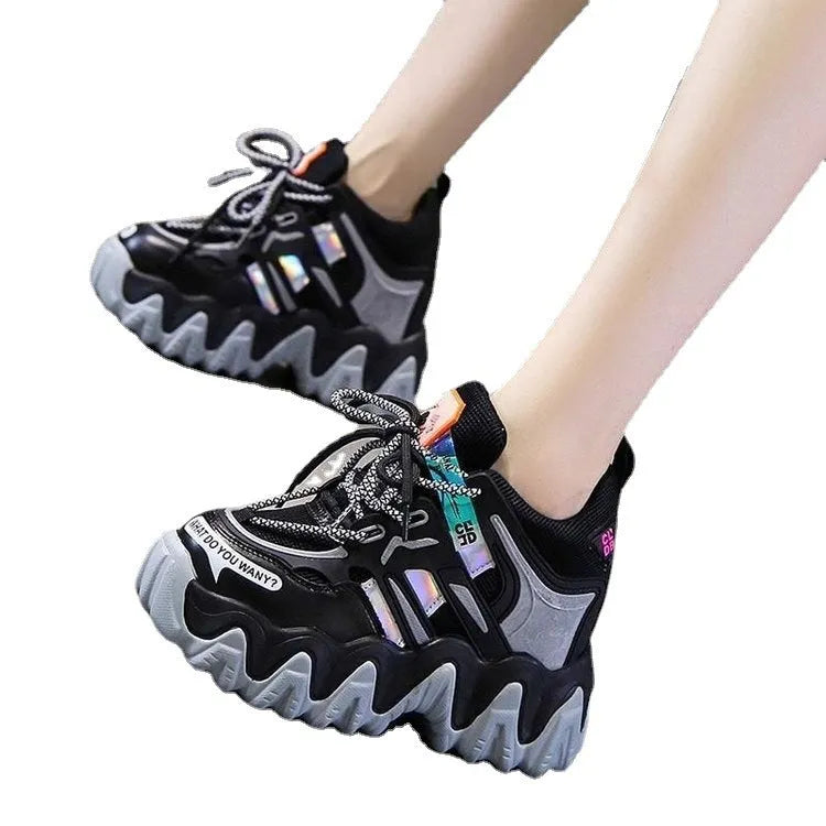 Women's platform casual sports shoes in grey with cross straps and waterproof platform, inner height design