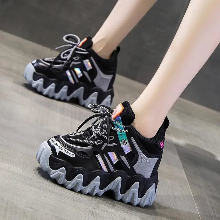 Women's platform casual sports shoes in grey with cross straps and waterproof platform, inner height design
