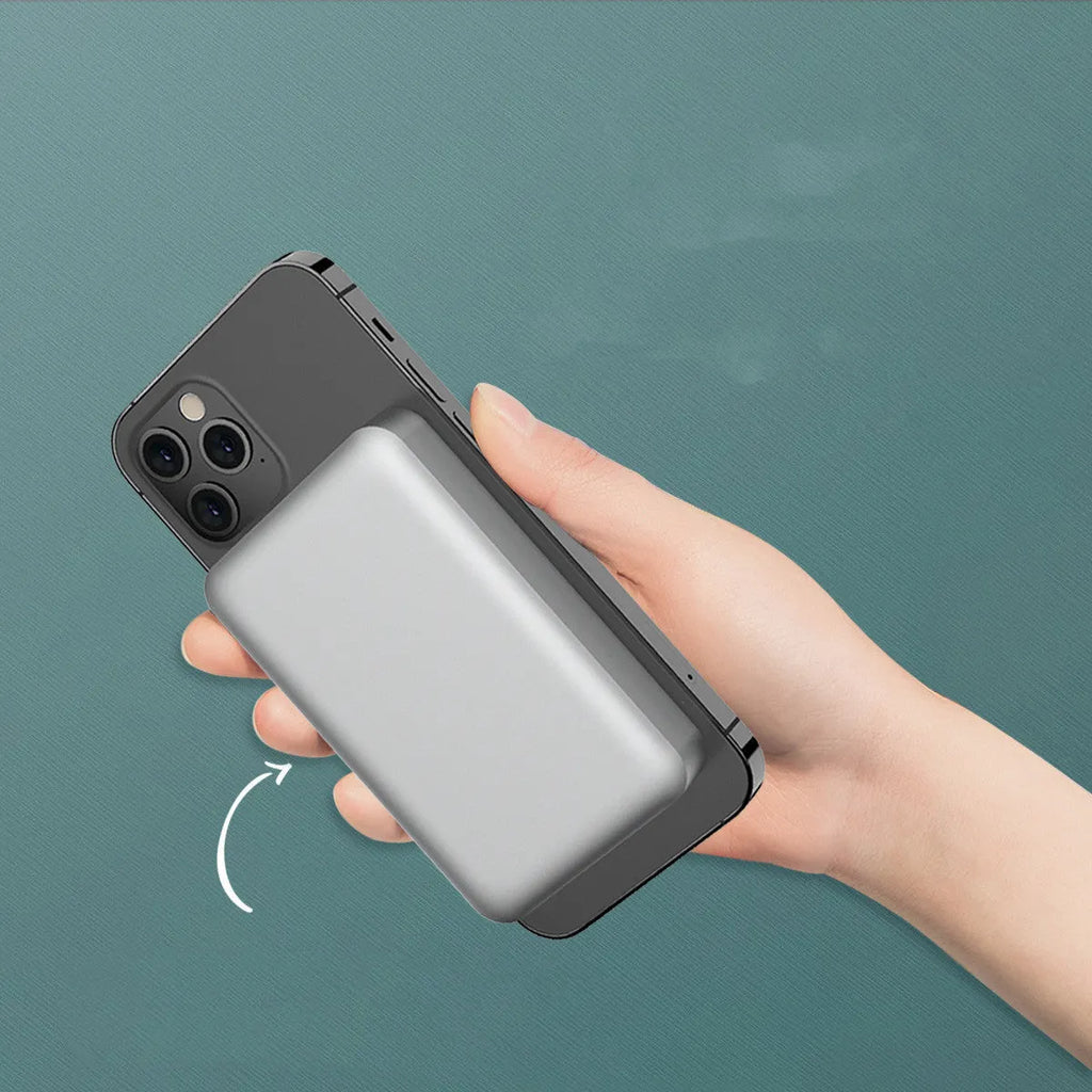 Silver aluminium wireless magnetic charging power bank with 5000mAh capacity and USB-C port