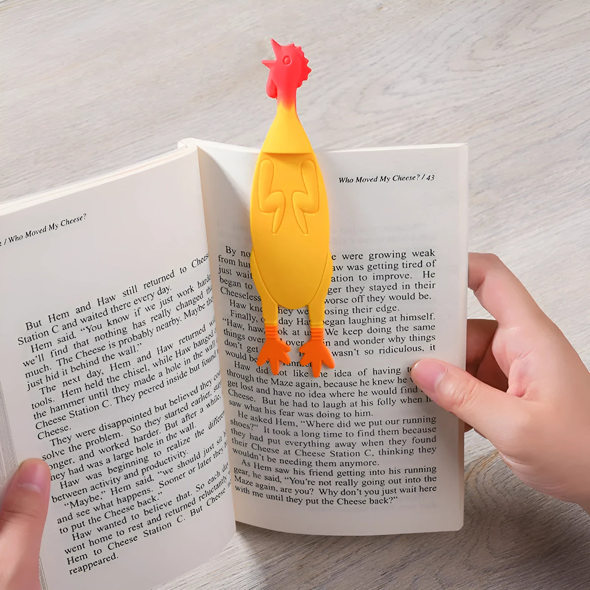 Yellow silicone screaming chicken bookmark, 16cm, with colour box packaging