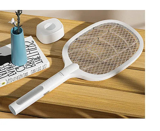 Rechargeable lithium battery mosquito swatter with USB cable and 3000v grid.