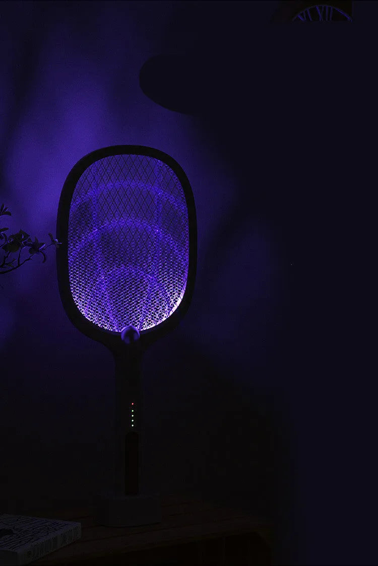 Rechargeable lithium battery mosquito swatter with USB cable and 3000v grid.