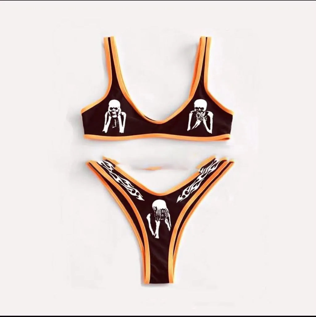 Black bikini swimsuit with chest pad, 80% polyester fibre, sizes S to XL