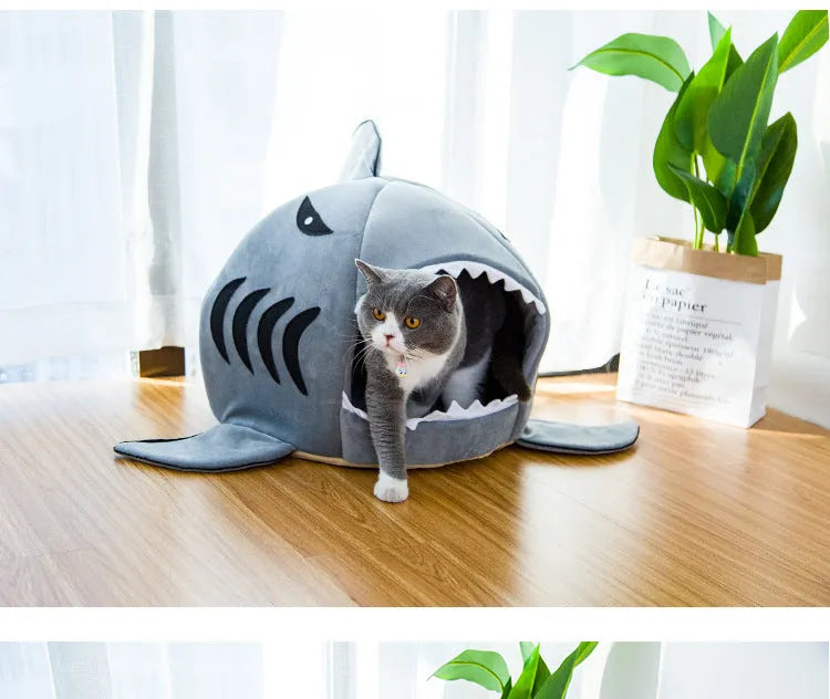 Shark-shaped grey pet bed for small dogs and cats with crystal velvet fabric