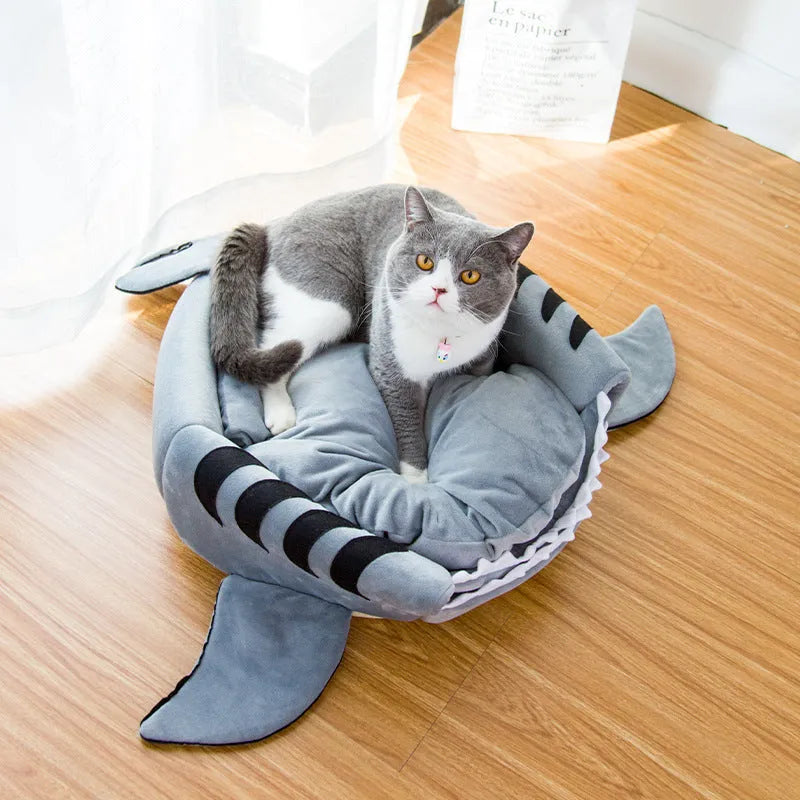 Shark-shaped grey pet bed for small dogs and cats with crystal velvet fabric