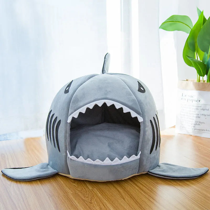 Shark-shaped grey pet bed for small dogs and cats with crystal velvet fabric