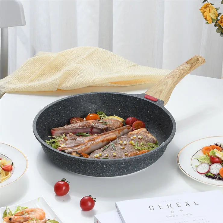 Korean-style macadamite non-stick frying pan with temperature-sensing feature in green colour
