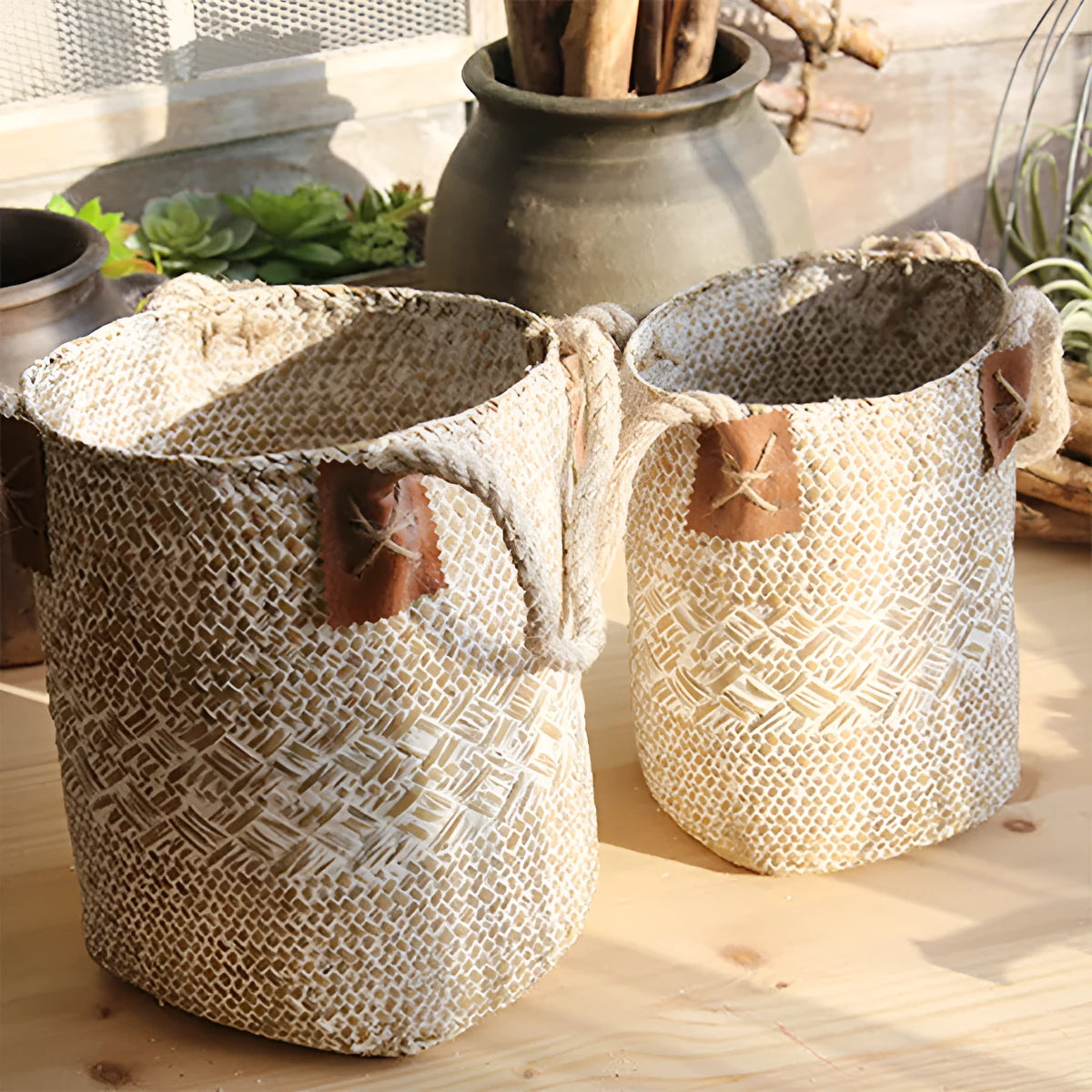 Natural straw woven flower pot in white or yellow, rural style, sizes L and M, for desktop gardening use