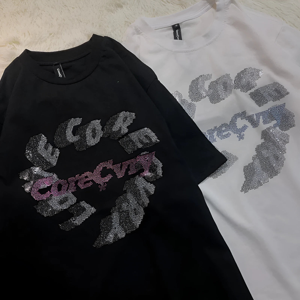 Loose fit short sleeve round neck T-shirt in black or white, sizes S to 2XL, commuter style