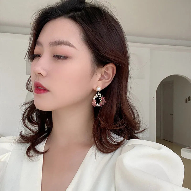 Pink pearl and crystal leaf earrings with flower modelling, silver-plated and gold-plated alloy