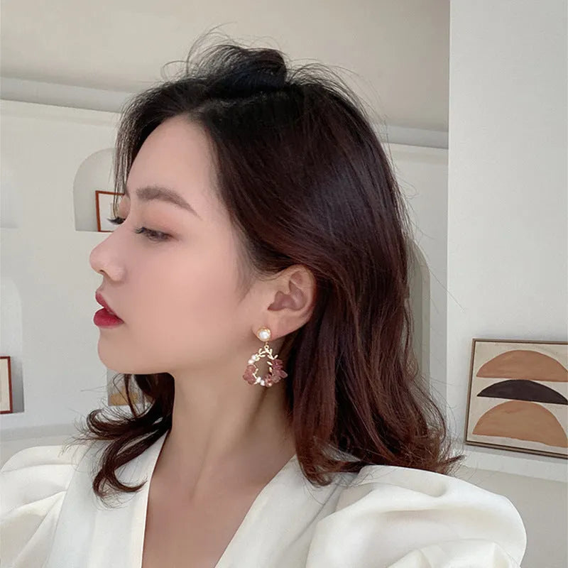 Pink pearl and crystal leaf earrings with flower modelling, silver-plated and gold-plated alloy